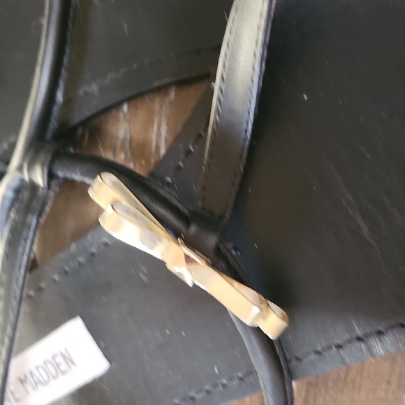 Sandals - Picture 3 of 4